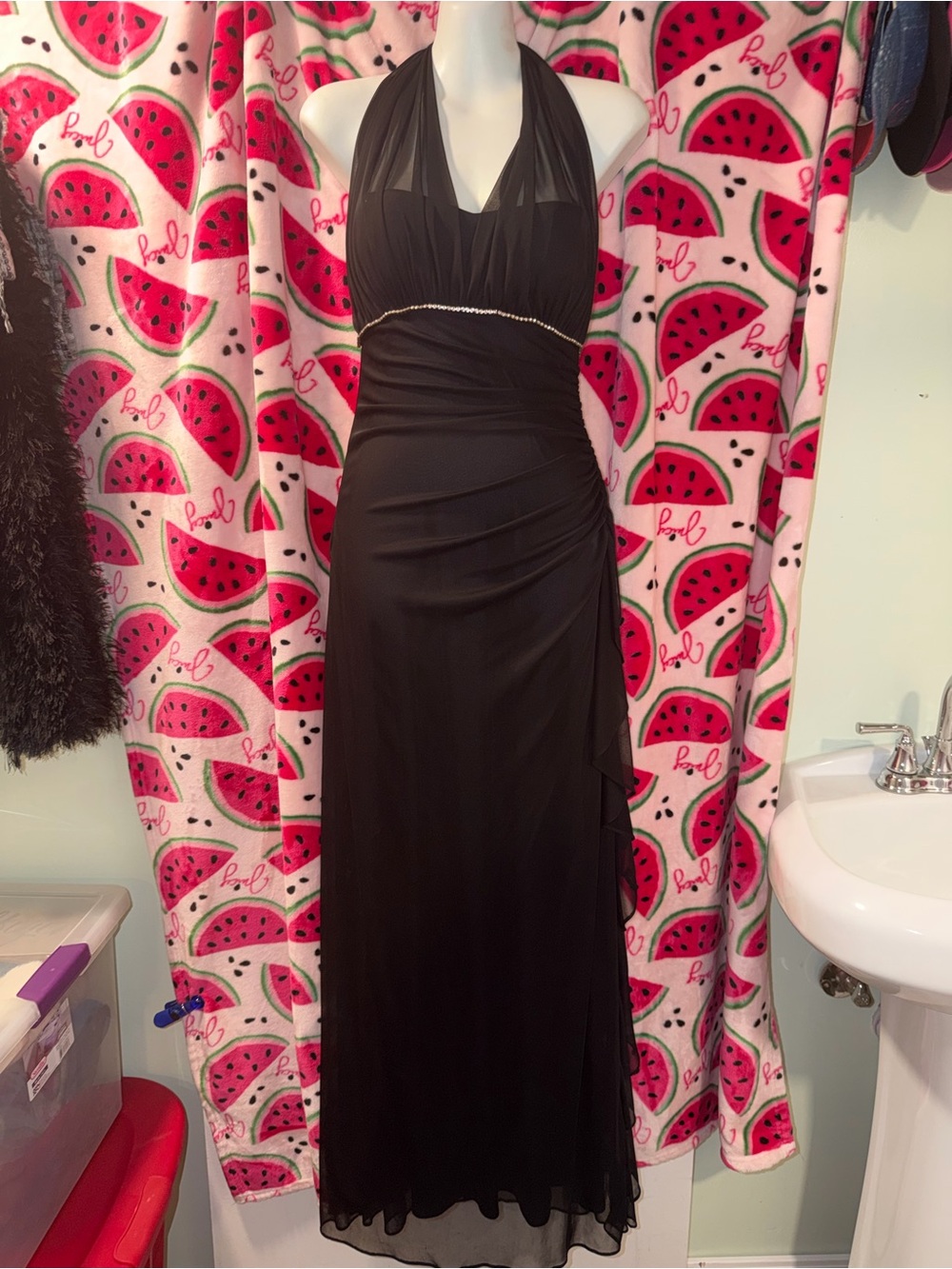 🖤 Vintage Halter Evening Dress with Rhinestone Waist